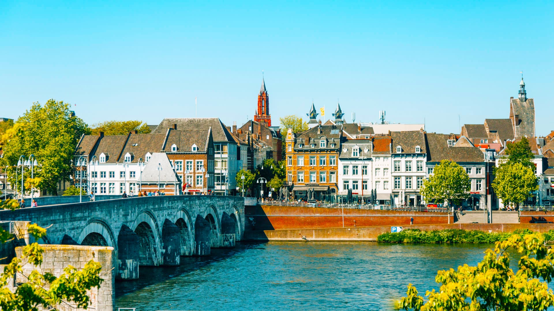 Maastricht mit Zugang zu Schloss Hoensbroek foto 1